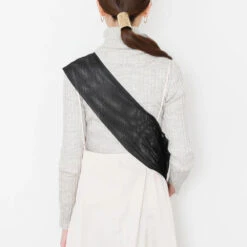 MONCHERI Mesh Dog Sling In Cafe Latte Or Black -Pet Sale Shop 2022 01 05114155 1024x1024 2x b4465718 11c0 4067 8a22 860a4abe39cb