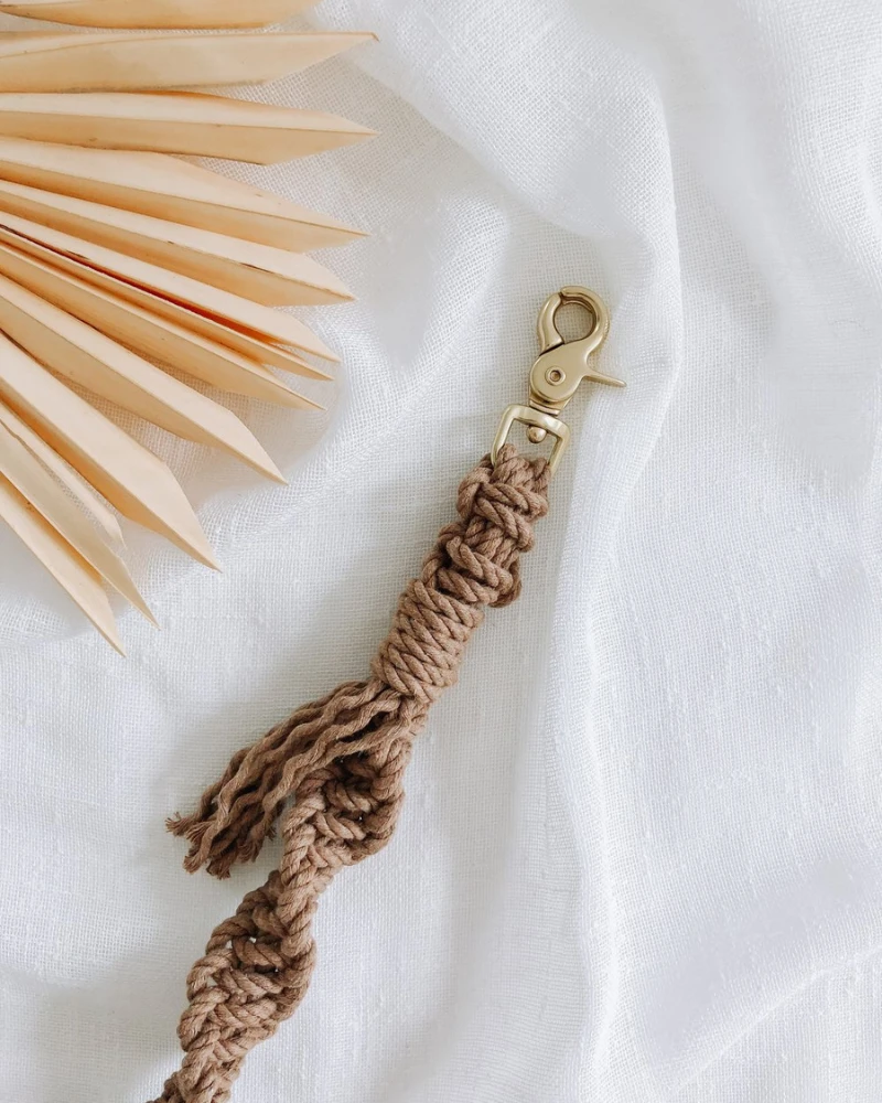 EMBER & IVORY Macrame Seat Belt Dog Restraint In Brown (Made In The USA) 3 EMBER & IVORY Macrame Seat Belt Dog Restraint In Brown (Made In The USA) - Image 3