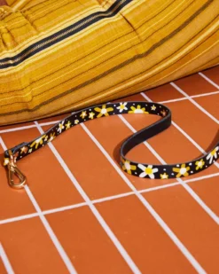 NICE DIGS Posie Leather Dog Leash In Sunshine