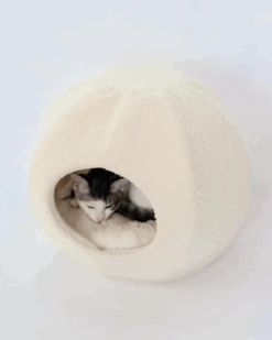 CATENARY HOME Bouclé Modular Moon Cat Cave Bed -Pet Sale Shop 4 8ab94b20 adaf 4a41 8db2 cedc56f45bc2