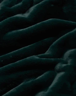 APPARIS Faux Fur Brady Dog Blanket -Pet Sale Shop 4 a7cc9cd7 1ee7 4164 ad80 1a8f8e2af132