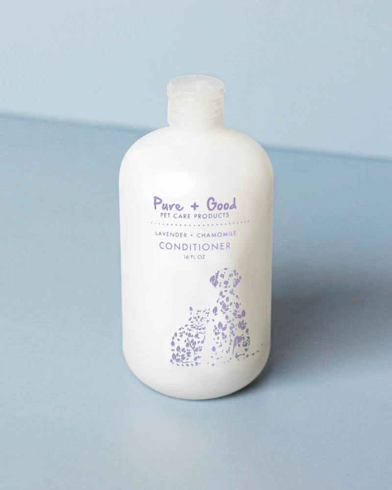PURE + GOOD Purifying Conditioner For Dogs & Cats In Lavender + Chamomile 2 PURE + GOOD Purifying Conditioner For Dogs & Cats In Lavender + Chamomile - Image 2