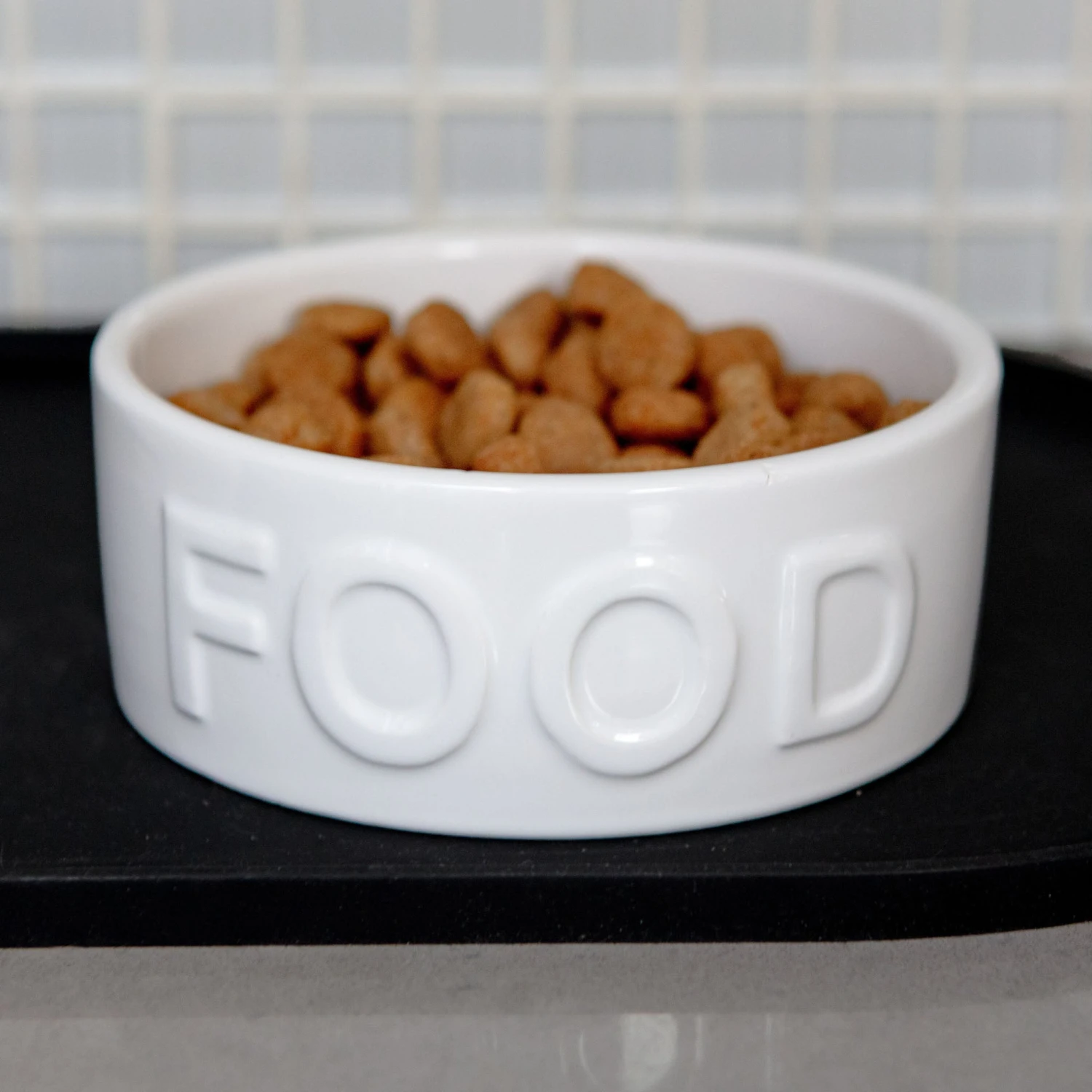 PARK LIFE DESIGNS Classic Food Ceramic Pet Bowl In White 2 PARK LIFE DESIGNS Classic Food Ceramic Pet Bowl In White - Image 2