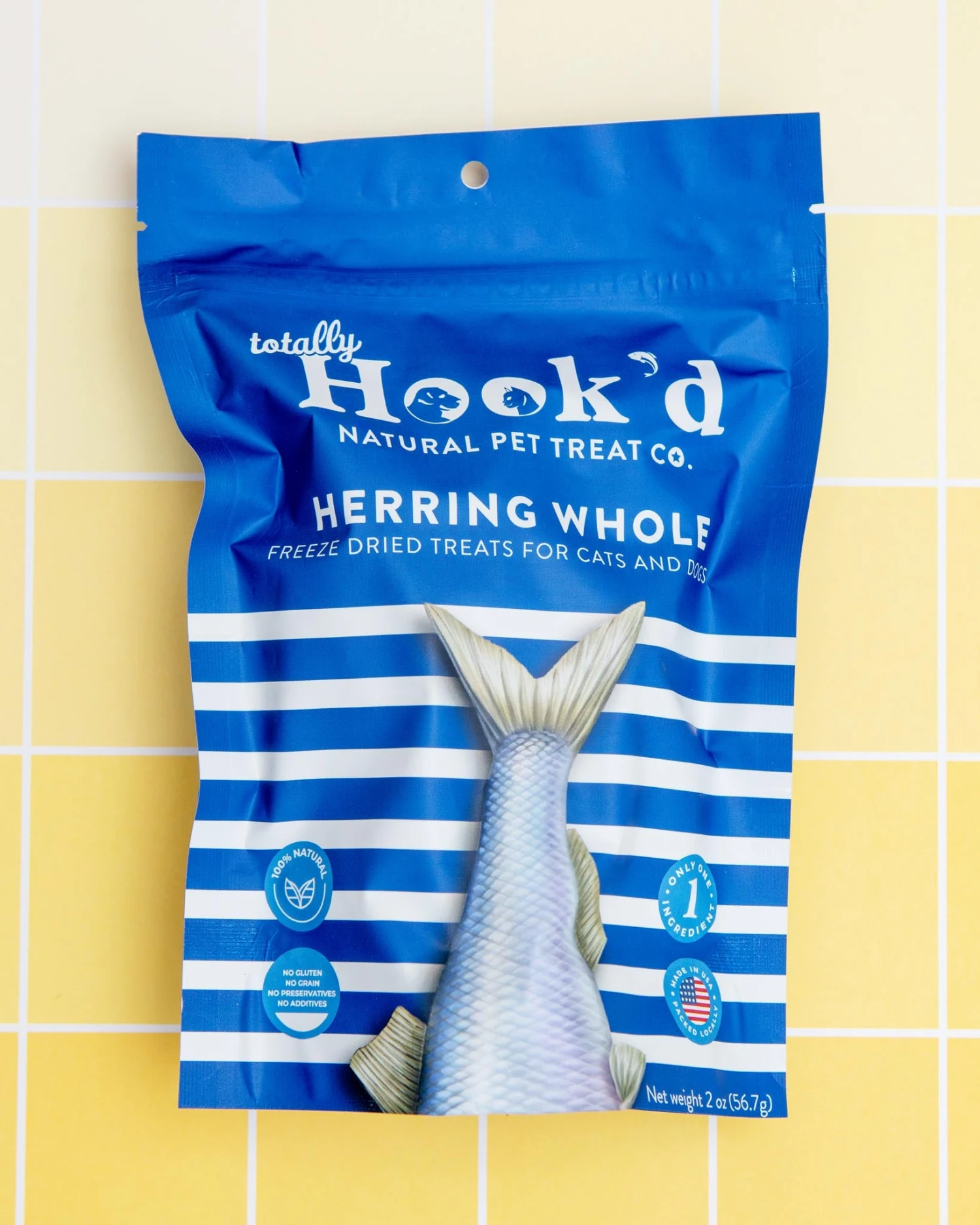TOTALLY HOOK'D Freeze-Dried Herring Whole Treats For Dogs & Cats (Made In The USA) 1 TOTALLY HOOK'D Freeze-Dried Herring Whole Treats For Dogs & Cats (Made In The USA)