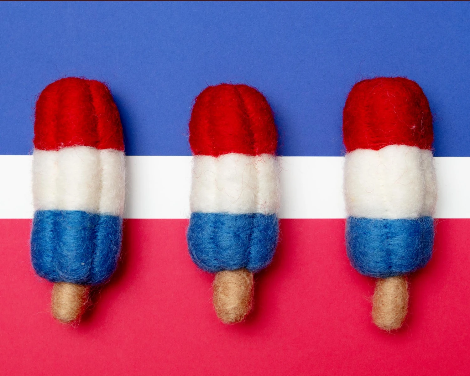 THE FOGGY DOG Rocket Pop 4th Of July Summer Wool Cat Toy 2 THE FOGGY DOG Rocket Pop 4th Of July Summer Wool Cat Toy - Image 2