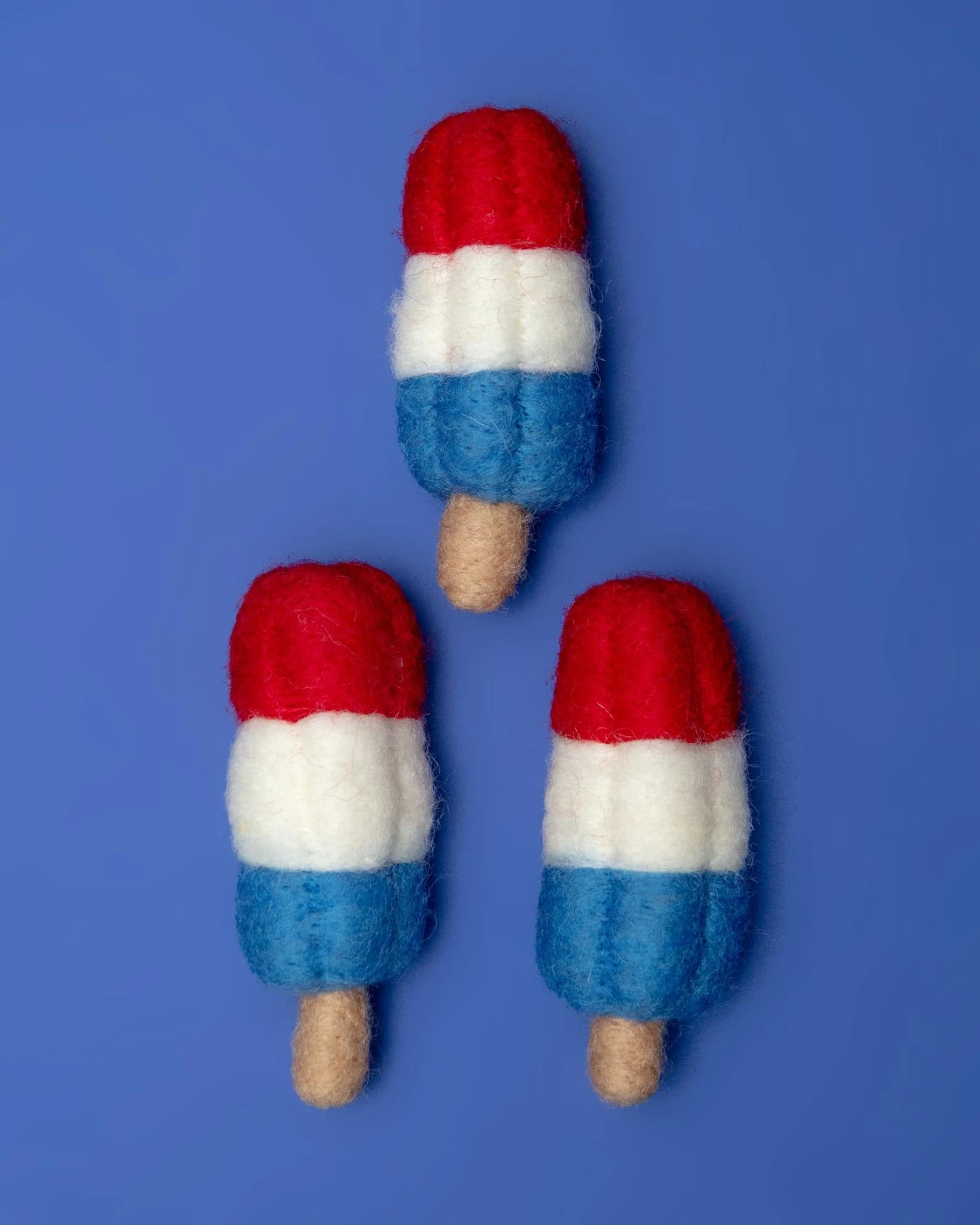 THE FOGGY DOG Rocket Pop 4th Of July Summer Wool Cat Toy 1 THE FOGGY DOG Rocket Pop 4th Of July Summer Wool Cat Toy
