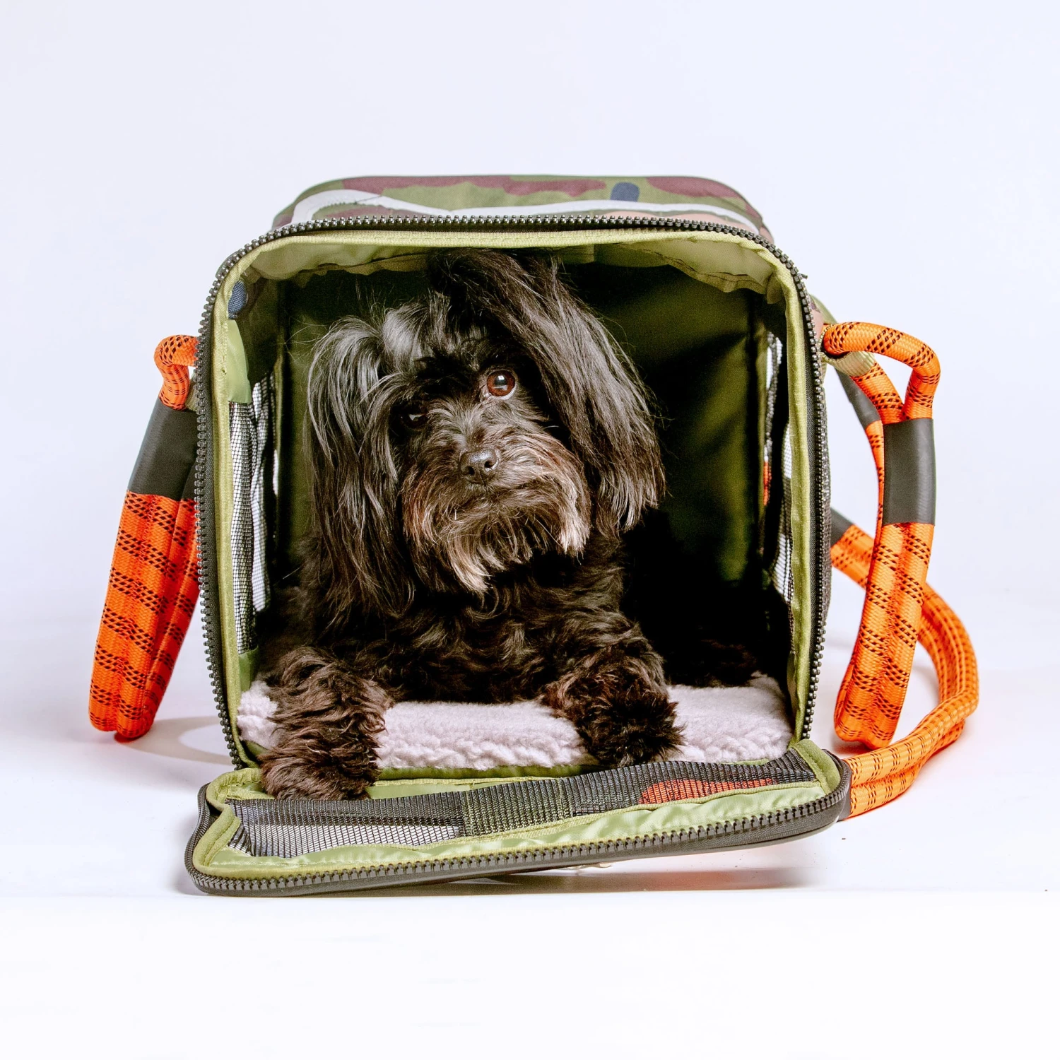 ROVERLUND Out-Of-Office Dog Carrier In Camo With Orange Straps 3 ROVERLUND Out-Of-Office Dog Carrier In Camo With Orange Straps - Image 3