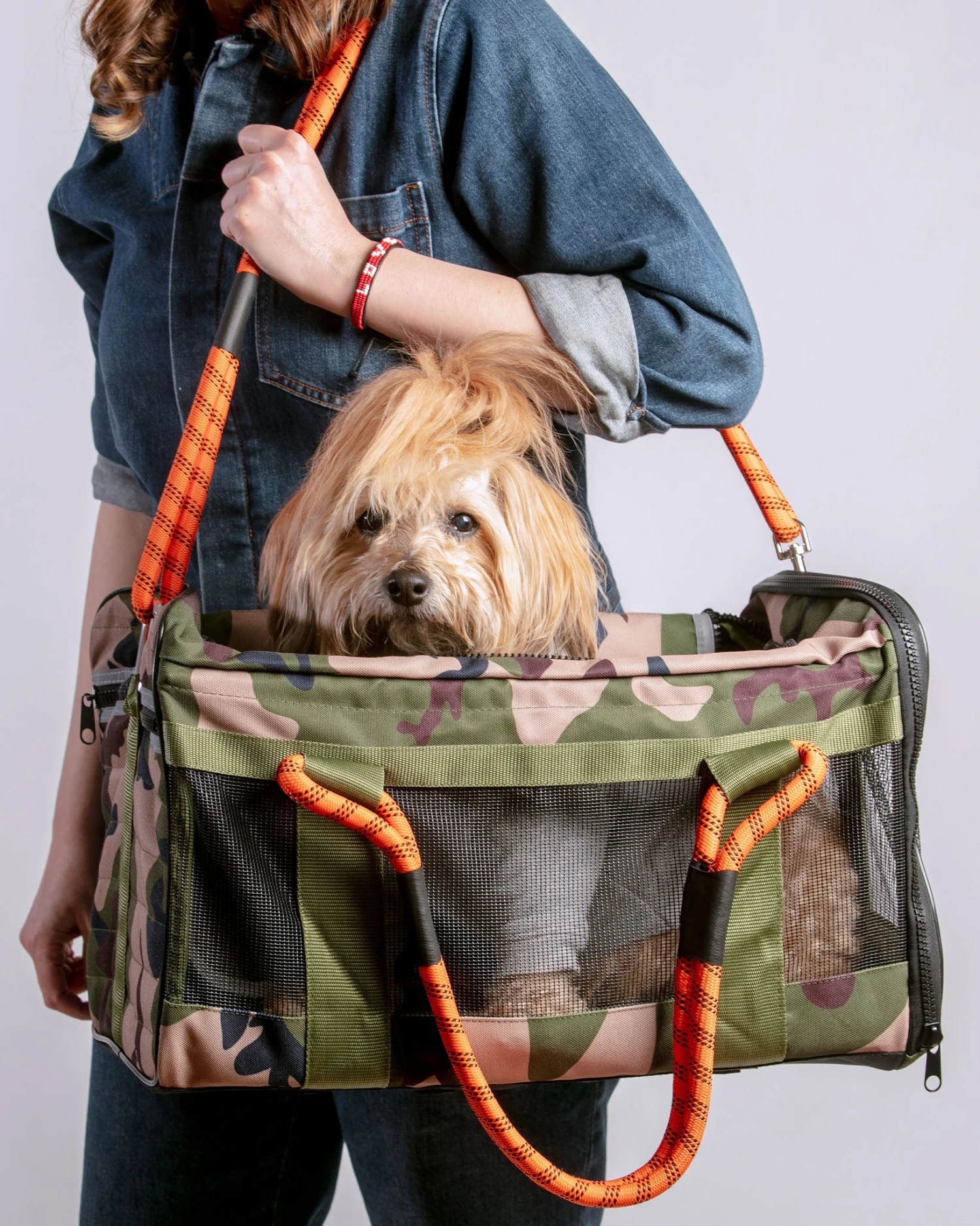 ROVERLUND Out-Of-Office Dog Carrier In Camo With Orange Straps 2 ROVERLUND Out-Of-Office Dog Carrier In Camo With Orange Straps - Image 2