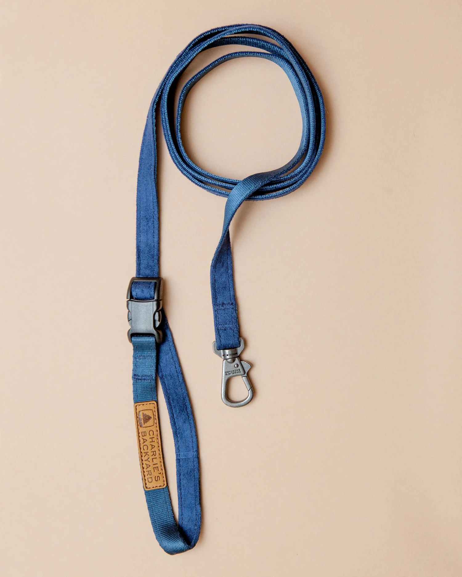 CHARLIE'S BACKYARD Adjustable Easy Dog Leash In Navy 2 CHARLIE'S BACKYARD Adjustable Easy Dog Leash In Navy - Image 2