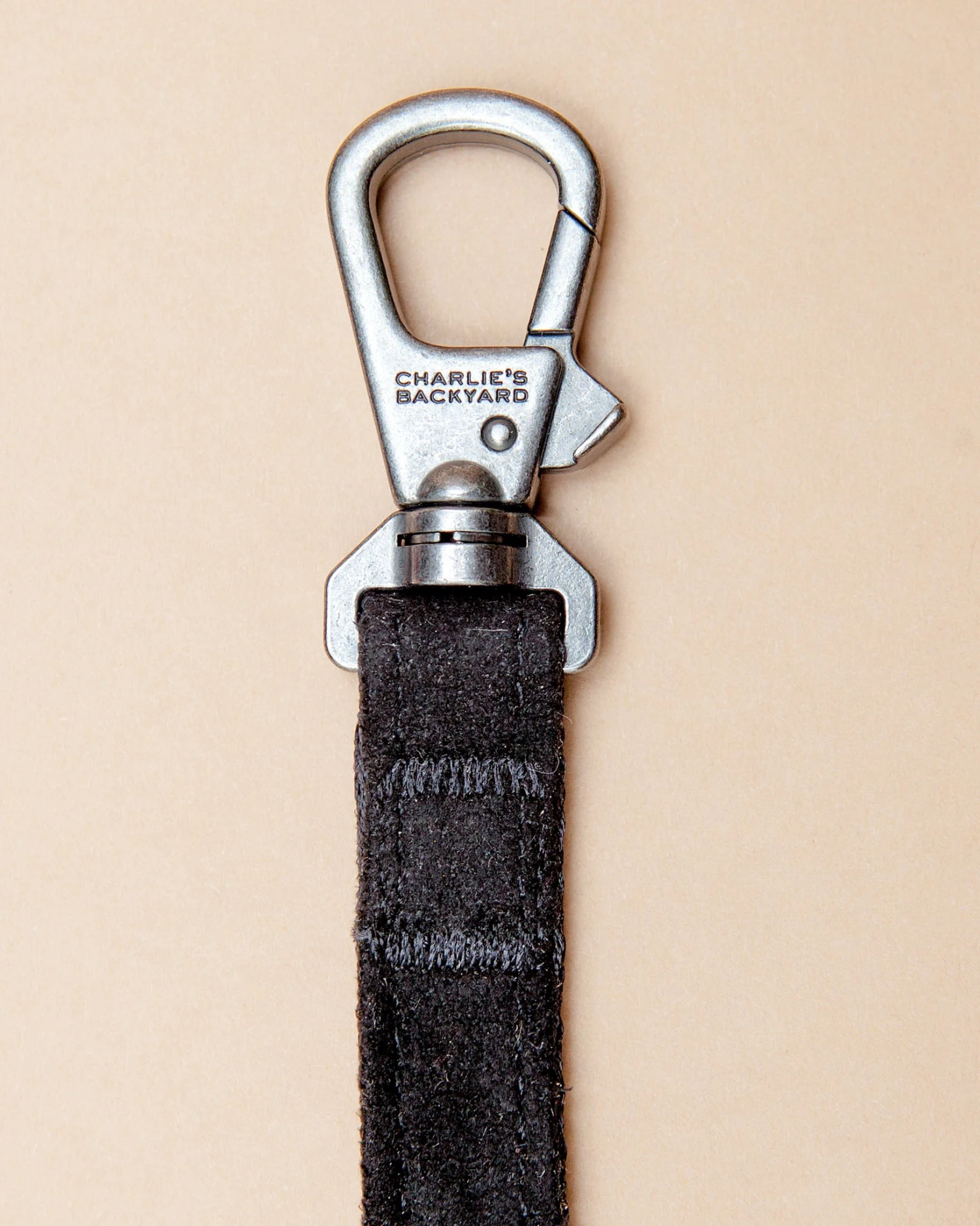 CHARLIE'S BACKYARD Adjustable Easy Dog Leash In Black 4 CHARLIE'S BACKYARD Adjustable Easy Dog Leash In Black - Image 4