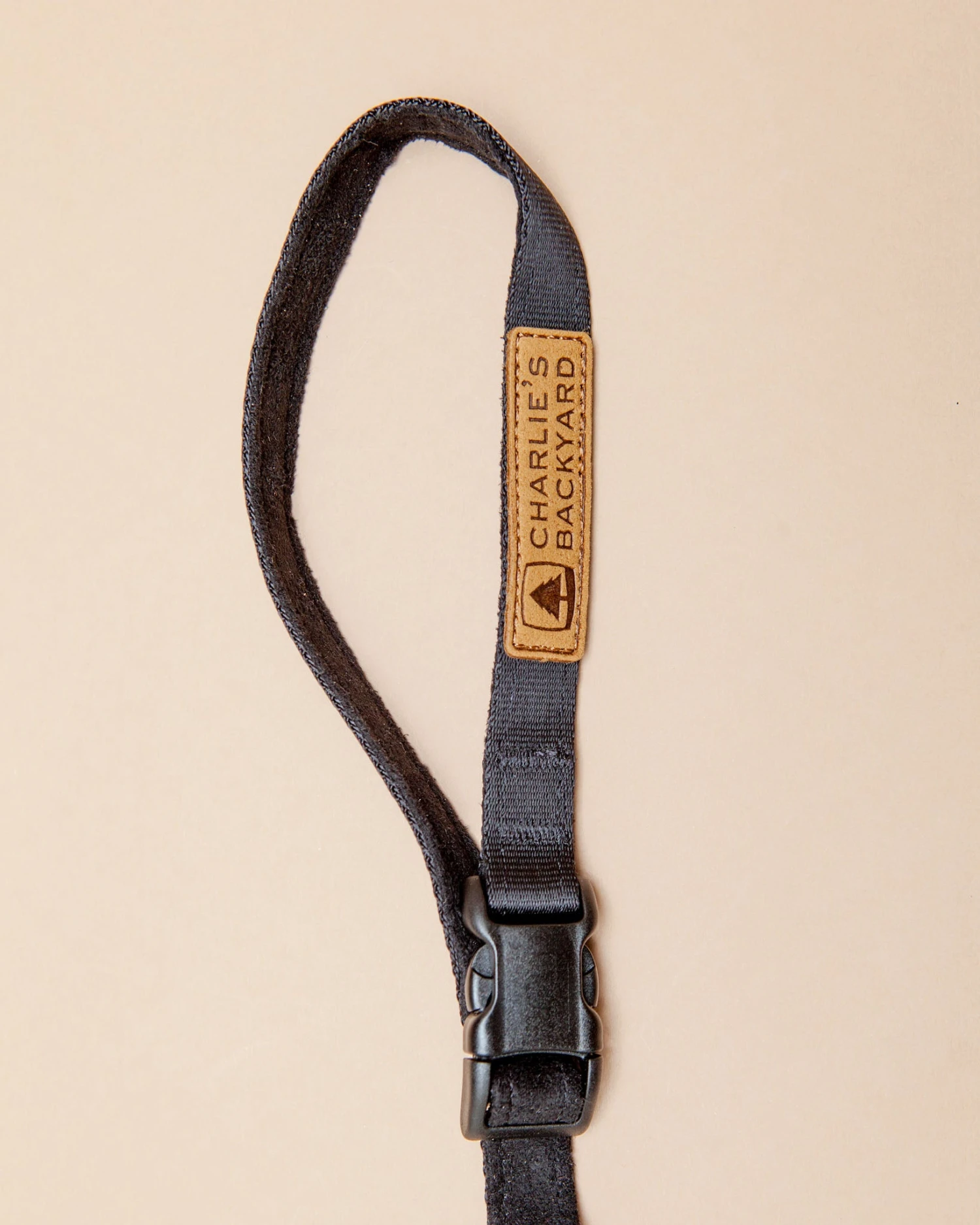 CHARLIE'S BACKYARD Adjustable Easy Dog Leash In Black 3 CHARLIE'S BACKYARD Adjustable Easy Dog Leash In Black - Image 3