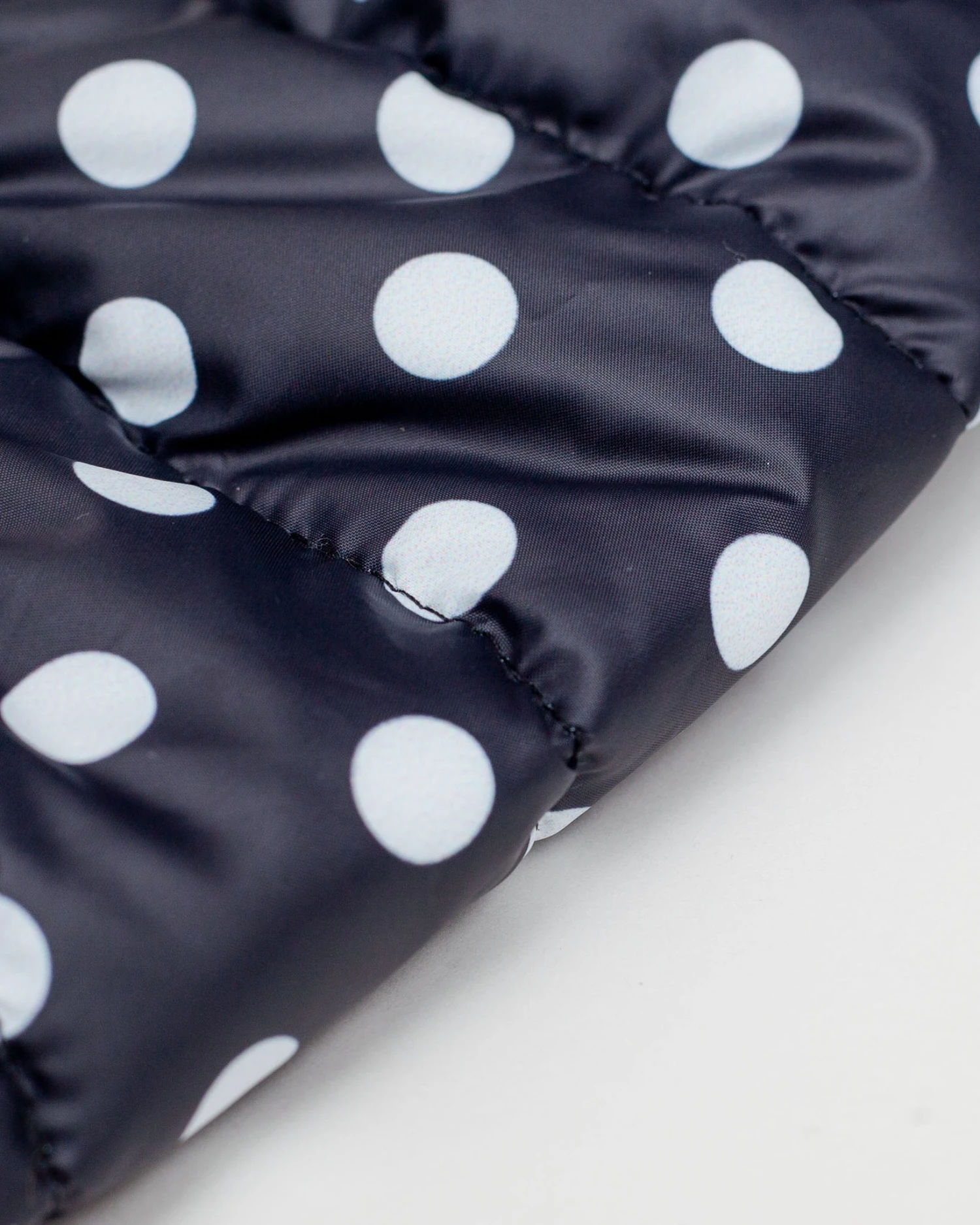 AIRYVEST For DOG & CO. Reversible AiryVest In Black + Black Dot (DOG & CO. Exclusive) 6 AIRYVEST For DOG & CO. Reversible AiryVest In Black + Black Dot (DOG & CO. Exclusive) - Image 6