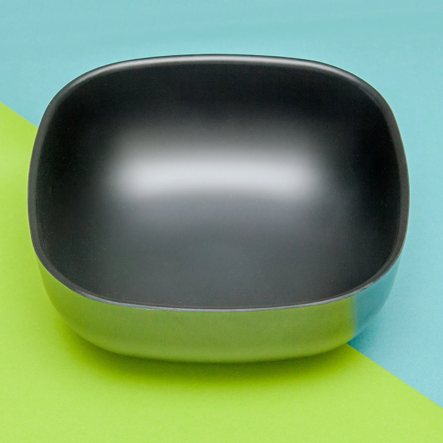 EKOBO Biobu Gusto Dog Bowl In Black (FINAL SALE) 6 EKOBO Biobu Gusto Dog Bowl In Black (FINAL SALE) - Image 6