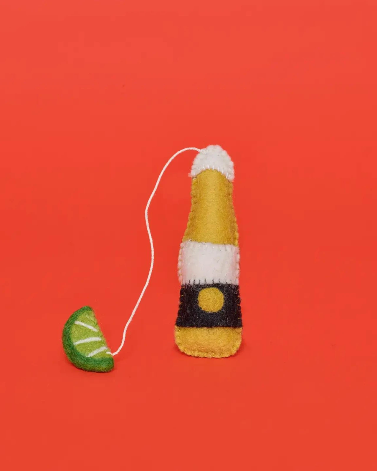 WARE OF THE DOG Wool Beer & Lime Cat Toy 2 WARE OF THE DOG Wool Beer & Lime Cat Toy - Image 2